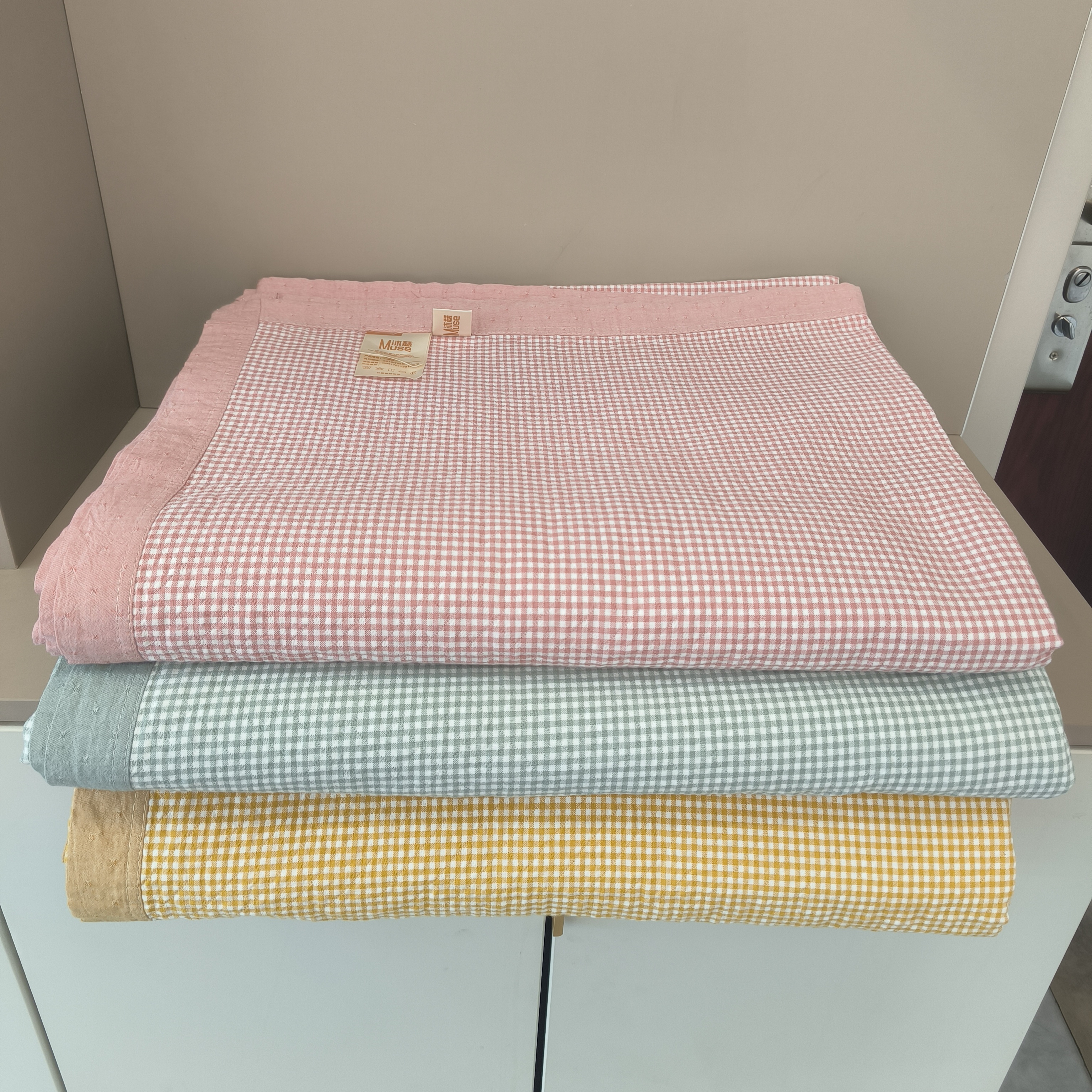 实体店新款沐瑟纯棉四层纱布包边水洗提花格子枕巾双人毛巾被床盖