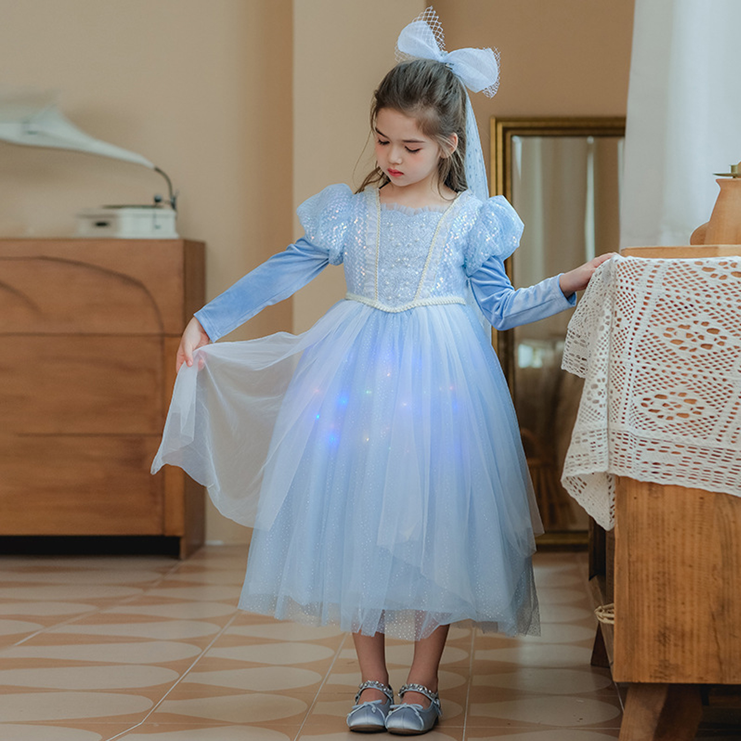 爱莎公主裙秋季女童发光连衣裙
