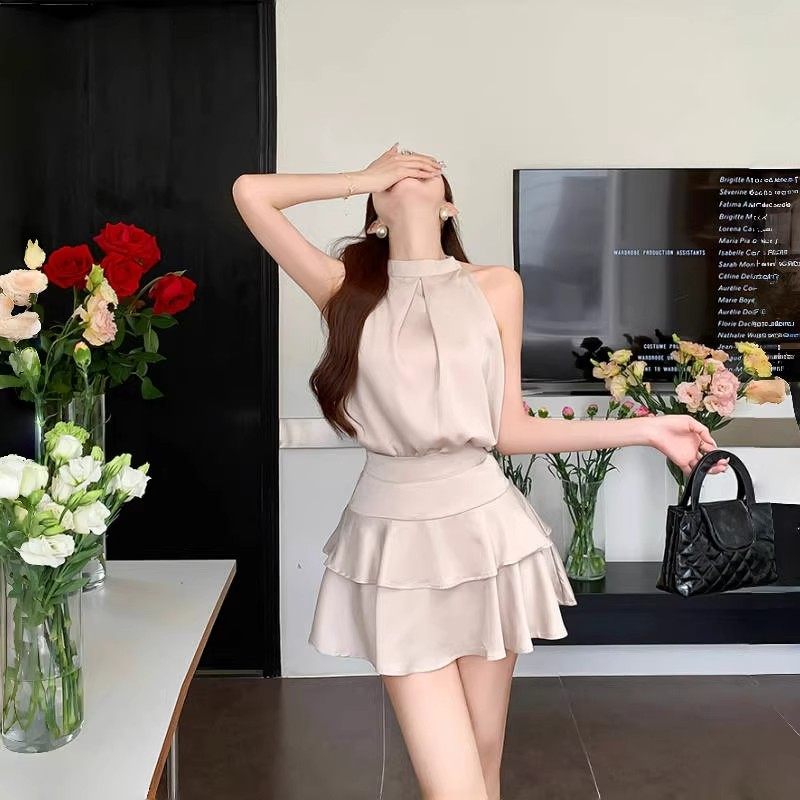 高级感名媛气质缎面挂脖背心上衣套装女春显瘦a字蛋糕短裙半身裙,女装/女士精品,时尚套装,淘宝优惠券,粉丝福利购,淘宝优惠卷
