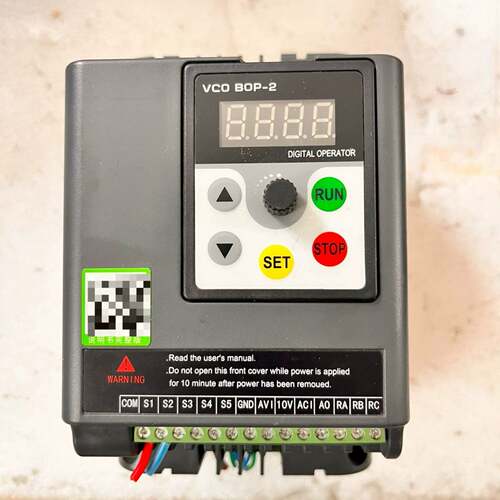 议价鼎丰VCO BOP-2变频器，0.75KW，三相220V输入可维修翻新