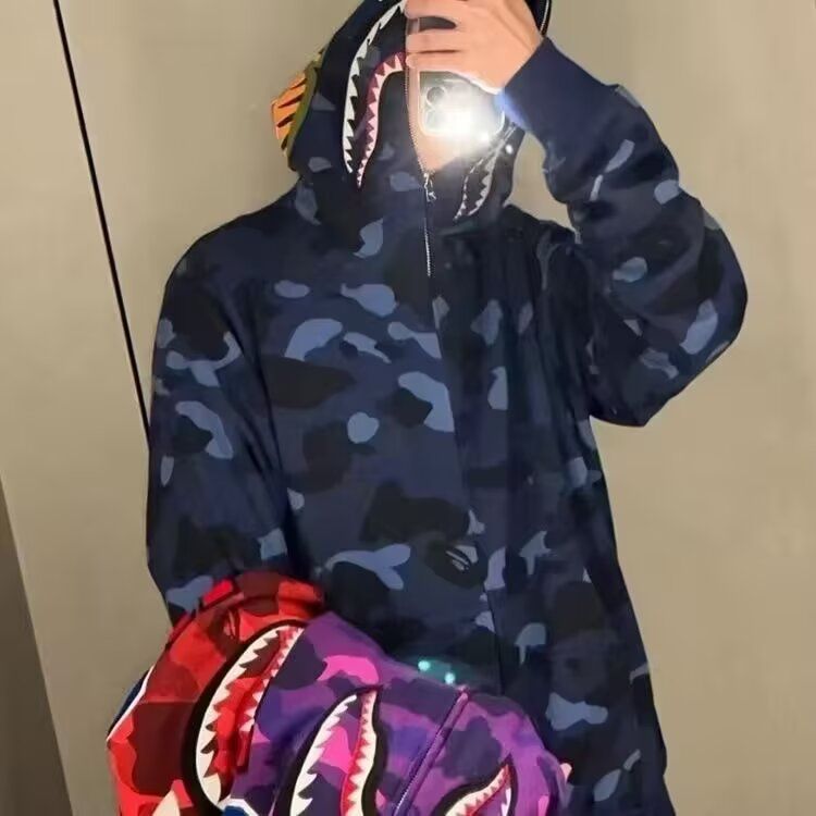 藏青色