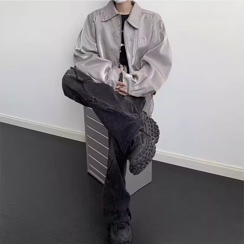 灰色