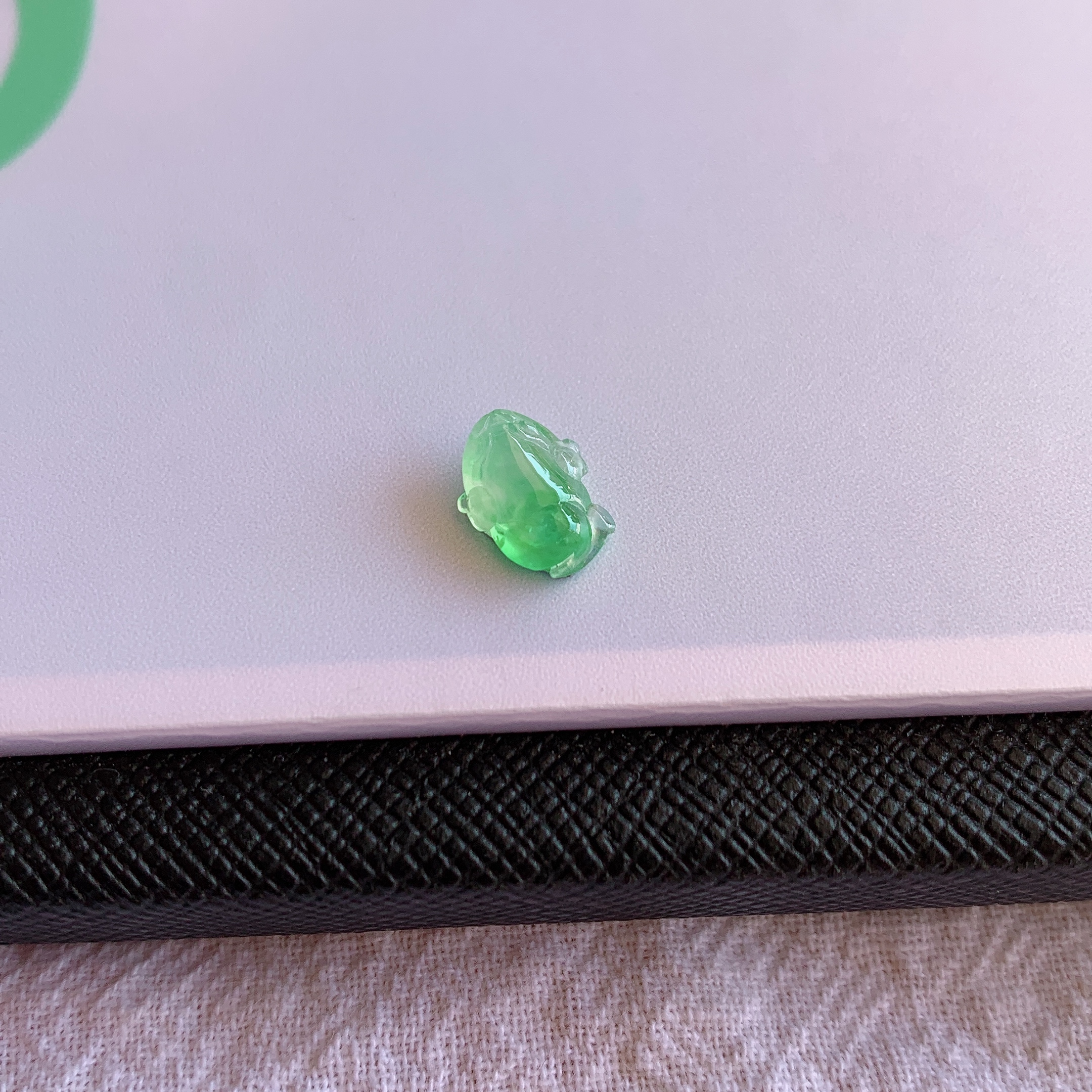 缅甸天然A货翡翠冰糯种阳绿金蟾镶嵌件老坑玉金蟾戒面