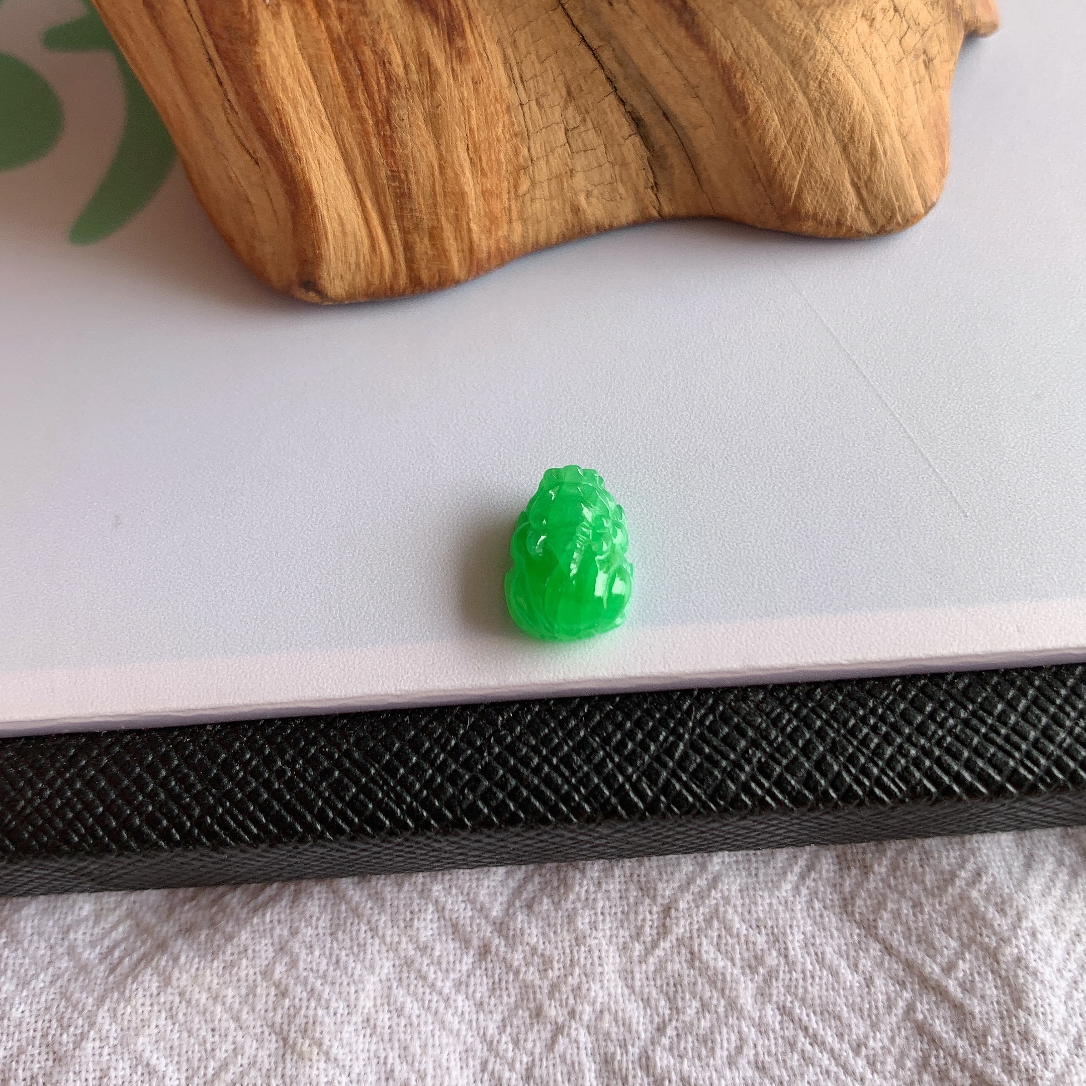 缅甸天然A货翡翠冰种满绿招财貔貅镶嵌件老坑玉貔貅裸石戒面