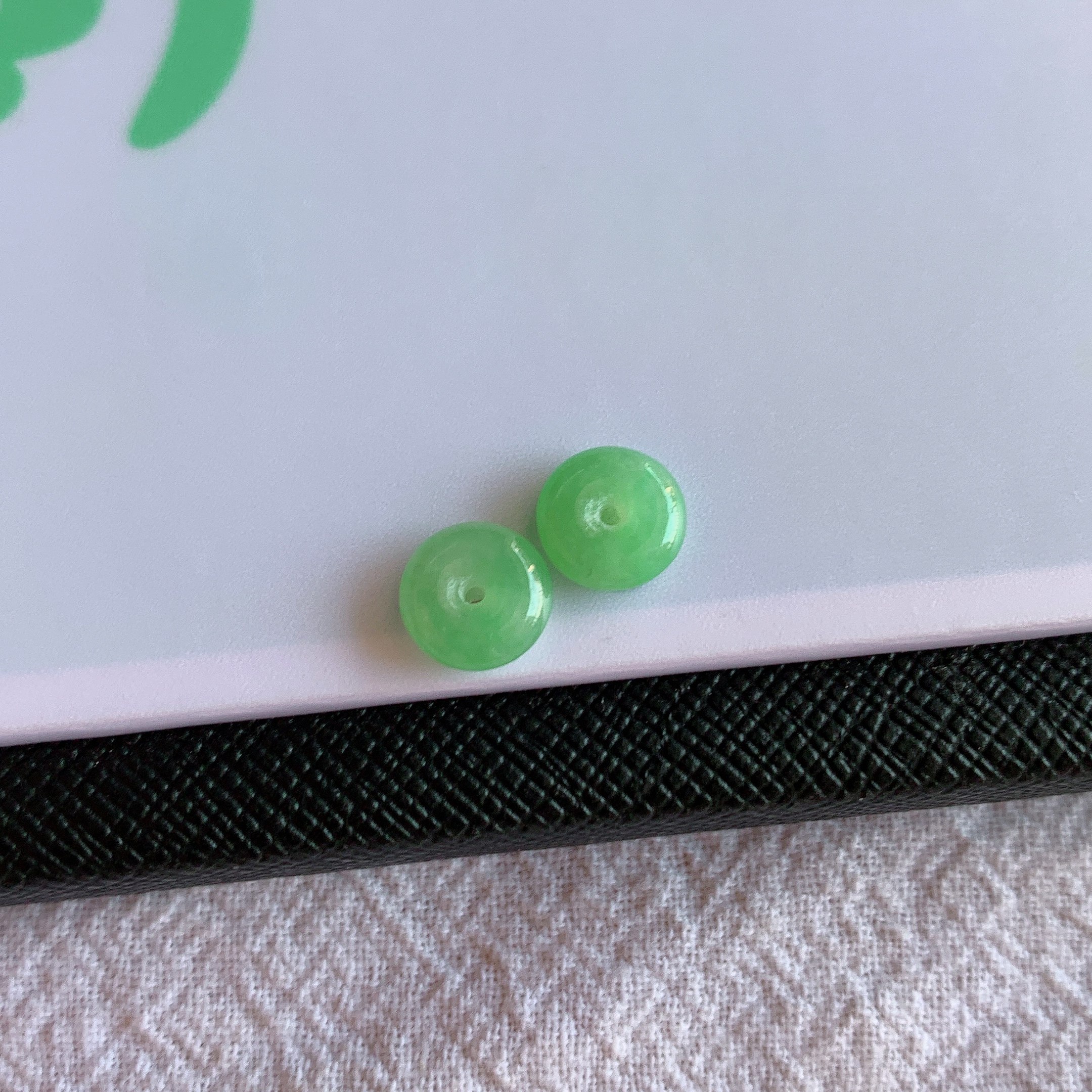 缅甸A货翡翠冰种满色平安扣仔一对