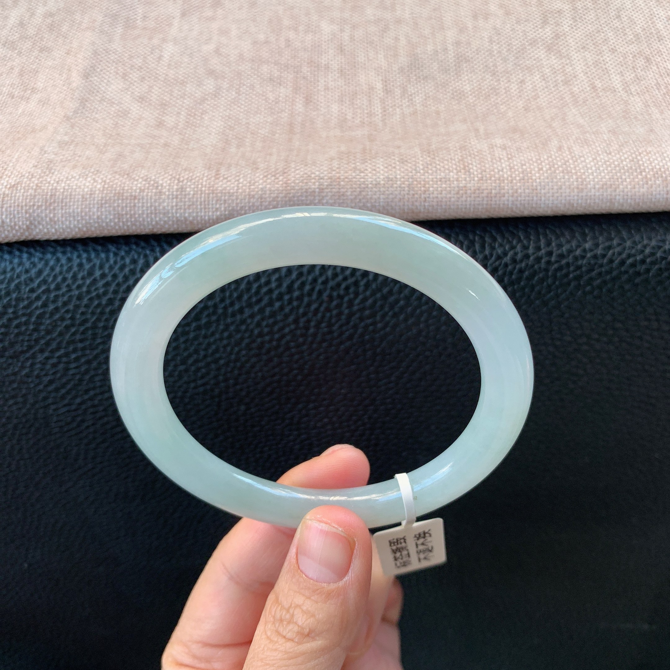 缅甸天然A货翡翠冰糯种浅绿圆条手镯老坑清爽美人条玉镯55/56圈口