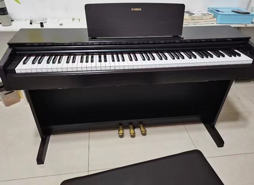 雅马哈电钢琴初学者88键立式
