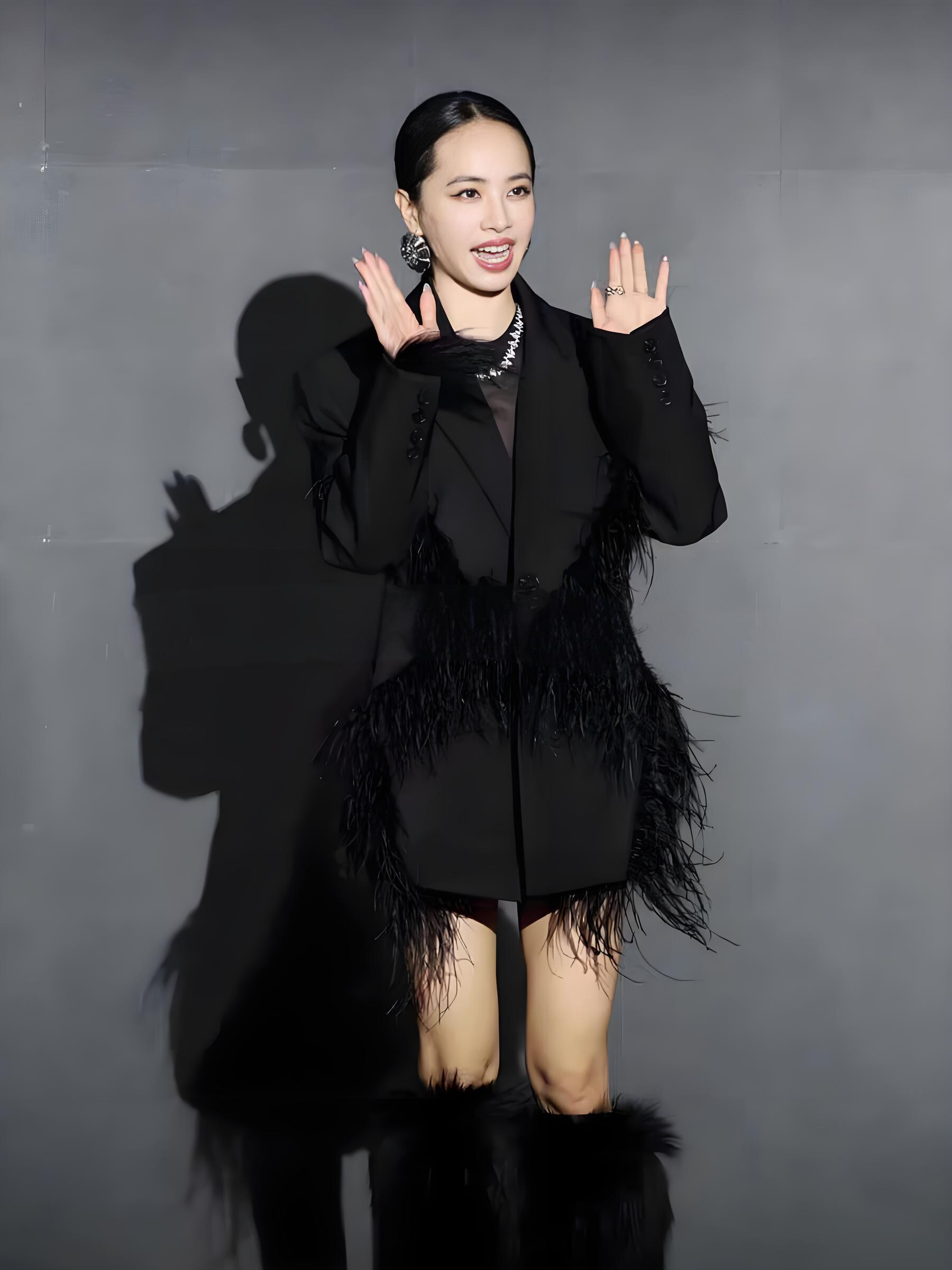 正品【蔡依林同款】明星黑色羽毛西装外套女高端中长款西服上衣
