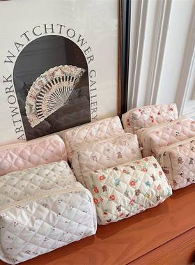 31291 清新绗缝手拿化妆包少女大容量可爱收纳学生拉链文具袋笔袋