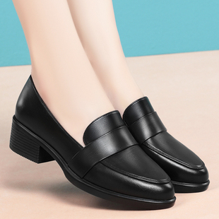 真皮皮鞋女鞋软底春秋款中跟乐福鞋2023新款中年妈妈鞋子粗跟单鞋