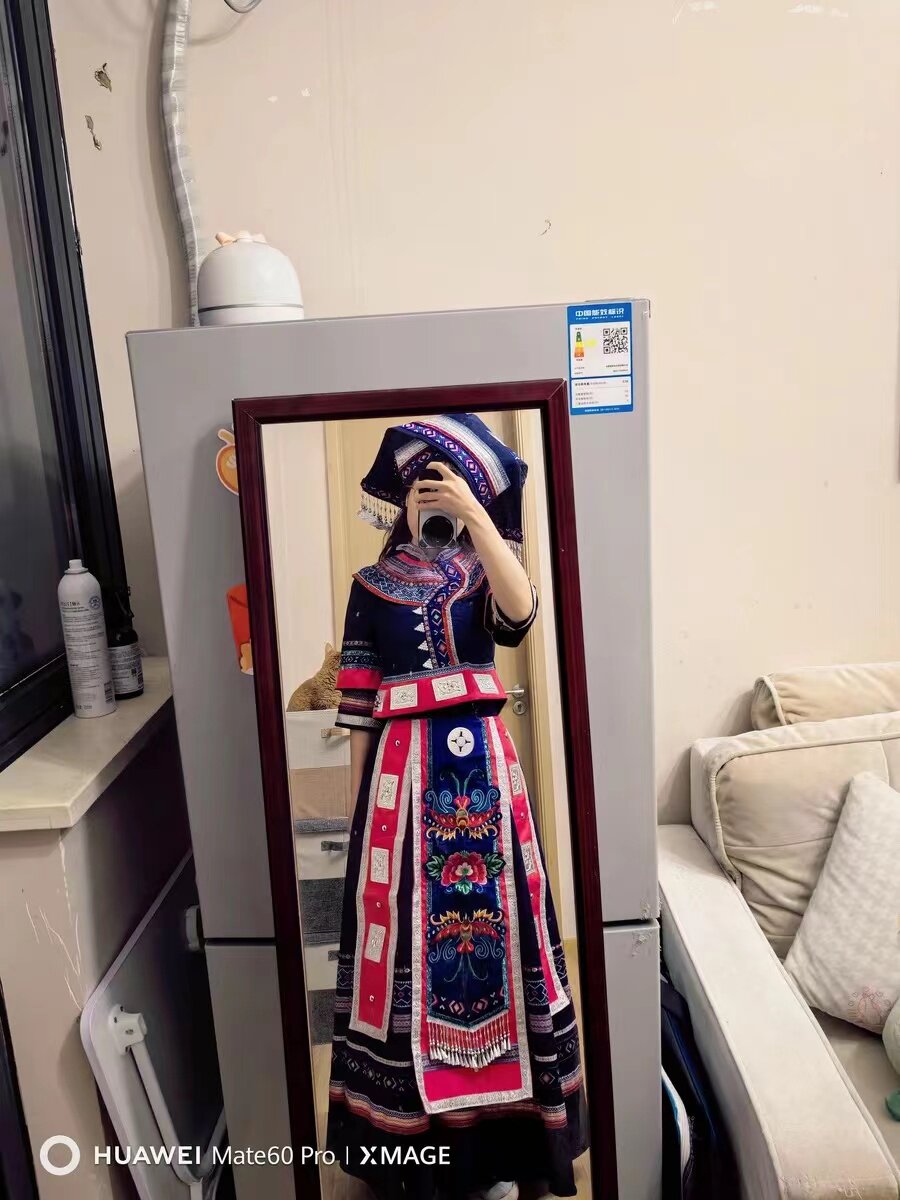 广西壮族服装女2025年秋季重工