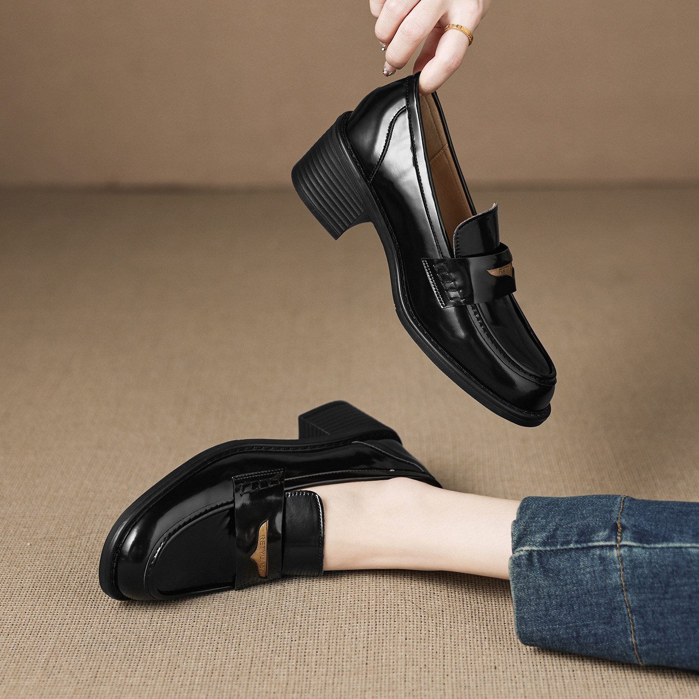 巨好看英伦风小皮鞋2026年新款春款一脚蹬粗跟单鞋女不累脚乐福鞋,女鞋,浅口单鞋,淘宝优惠券,粉丝福利购,淘宝优惠卷