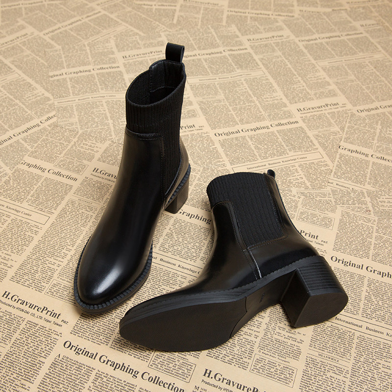 大码靴子女2025新款尖头巨好看短靴女瘦瘦靴春秋单靴冬小踝靴袜靴