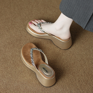 厚底高跟夹趾拖鞋女夏外穿2026新款巨好看绝美不累脚增高女士凉拖