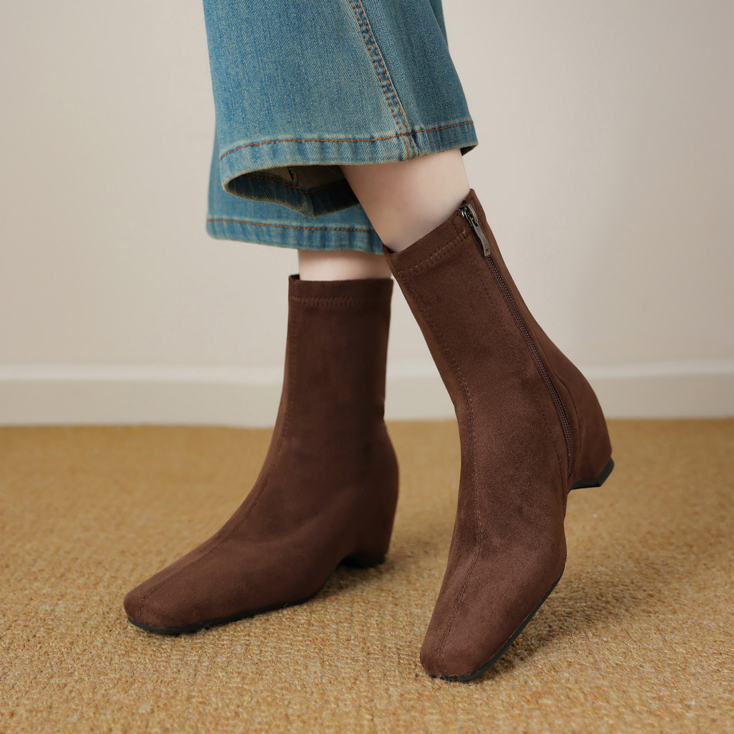 内增高棕色靴子女2025新款爆款巨好看绝美小短靴瘦瘦靴洋气小踝靴