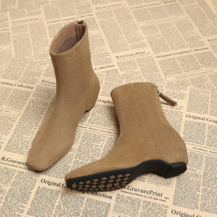 美拉德秋冬季靴子女2025新款爆款巨好看内增高小短靴女洋气小踝靴