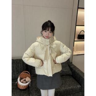 honeyrubao奶油黄波点蝴蝶结系带白鸭绒羽绒服