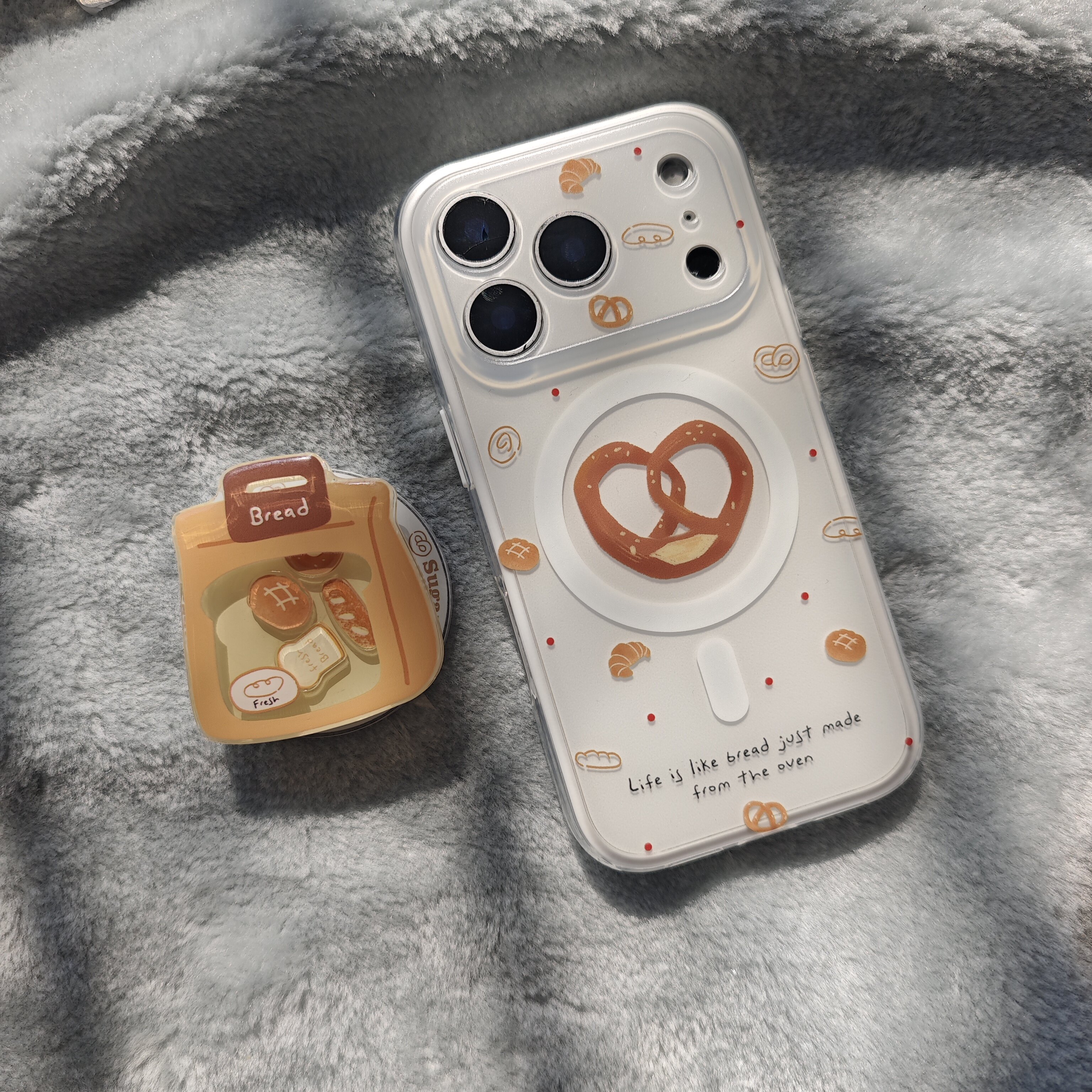 二合一IMD磁吸潮流可爱白色面包集合手机壳适用iPhone17promax大孔防摔苹果16磨砂15趣味创意14摇摇乐支架13