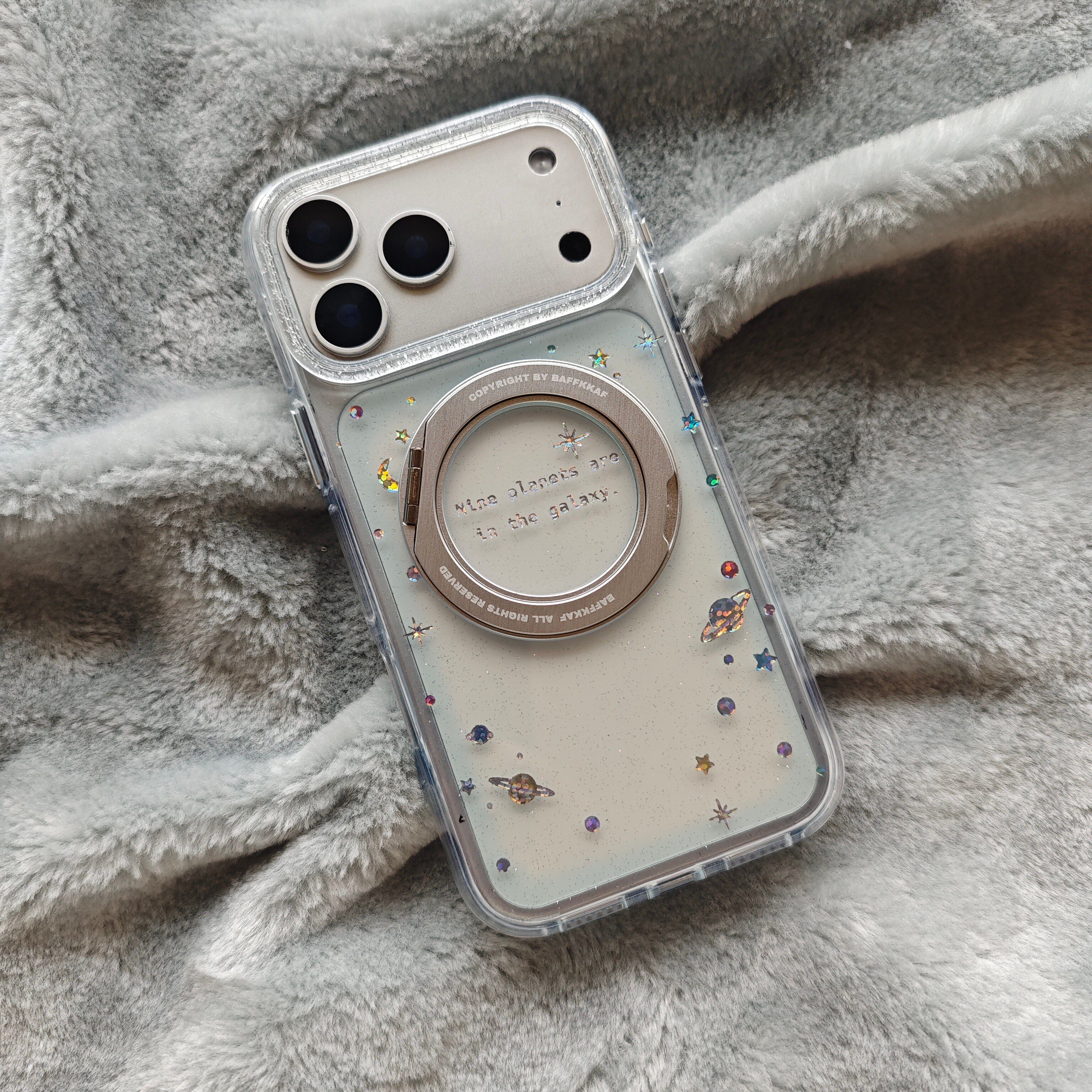 圆弧气囊IMD磁吸卡通可爱蓝色晕染鎏金星球360支点手机壳适用iPhone17promax高级防摔苹果16亮面15折叠支架新