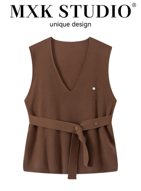 美拉德咖色V领针织衫马甲背心女早秋季大码胖mm叠穿打底衫两件套