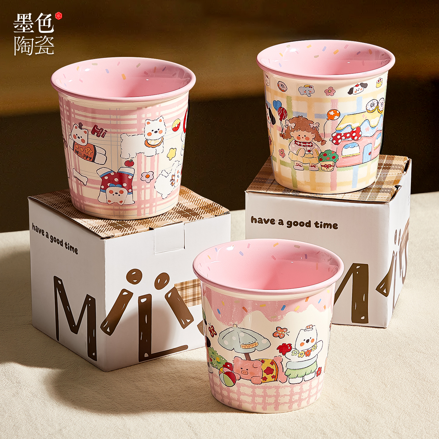 墨色手握咖啡杯女生可爱马克杯子