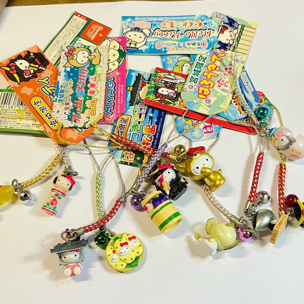 代购hellokitty凯蒂猫限定kt猫公仔手机链挂件玩具kt