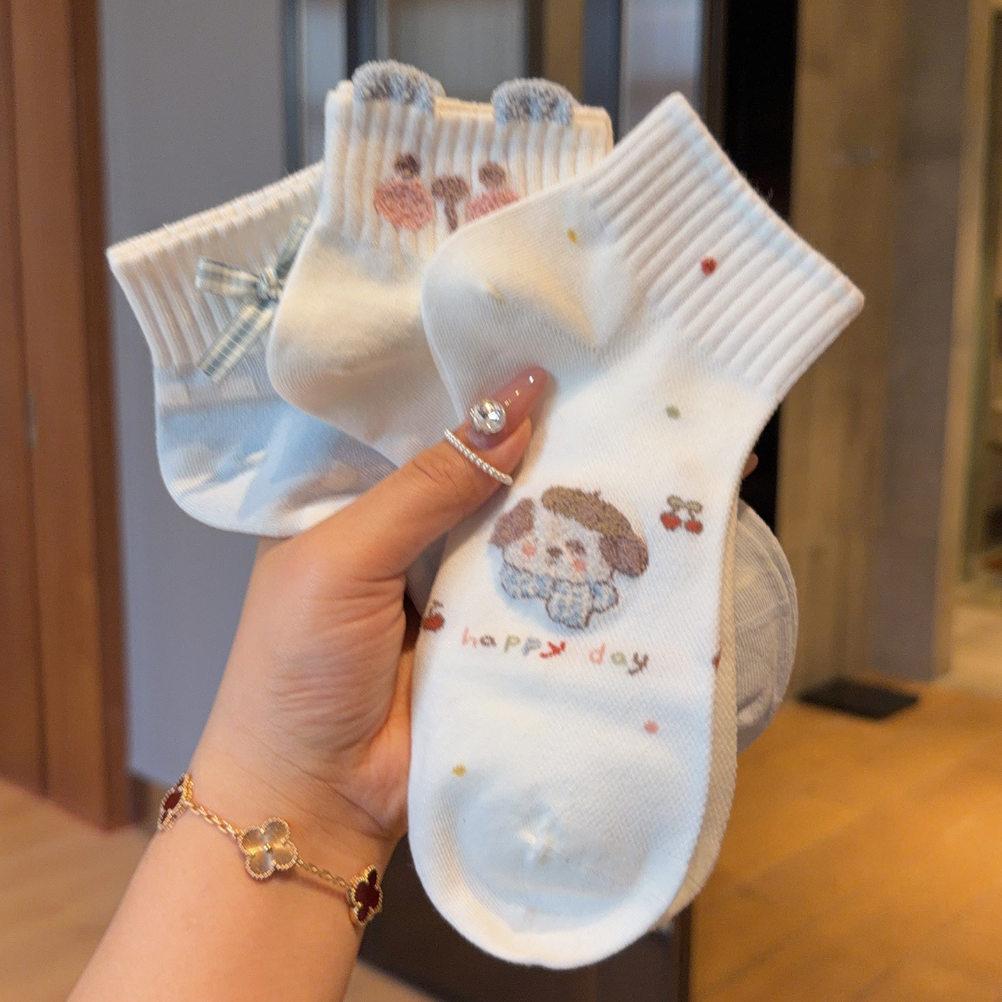 新款白色小狗袜子女中筒夏薄款棉袜可爱卡通短袜ins少女短筒船袜