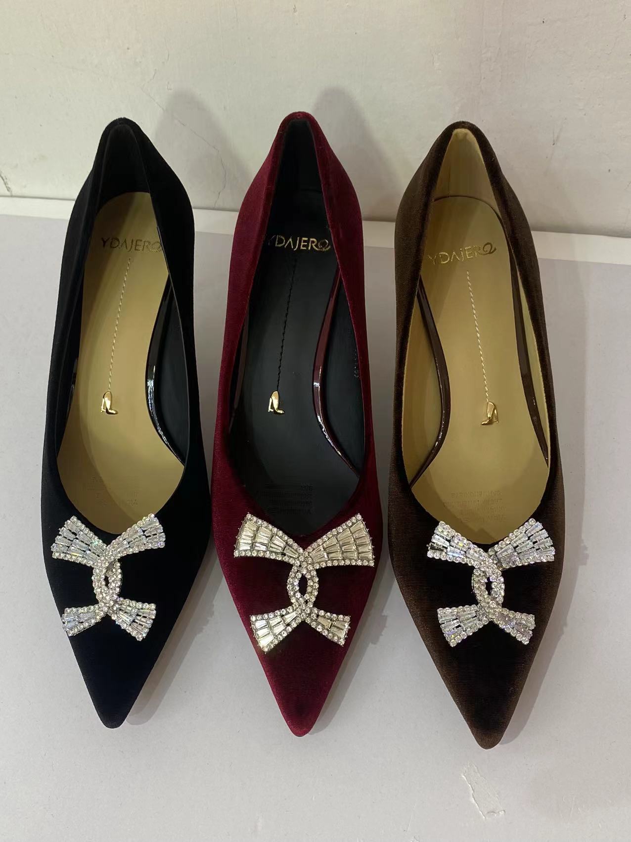 品牌尾货红色金丝绒2023秋季新款水钻浅口高跟单鞋尖头细跟伴娘鞋