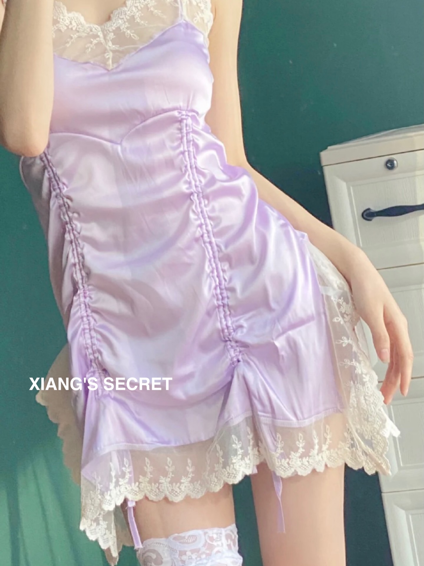 法式缎面蕾丝吊带纯欲性感睡裙