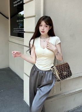 M900短袖女t恤夏季短款正肩时尚洋气体恤2026新款爆款设计感上衣