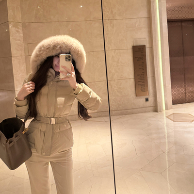 M900羽绒服女冬季2025新款超好看短款外套大毛领连帽秋冬时尚穿搭