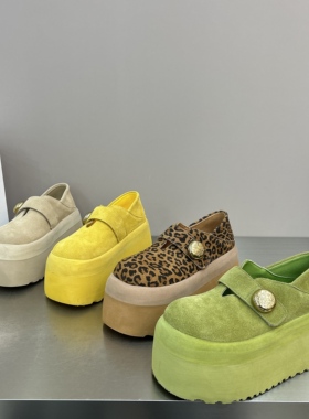 磨砂皮真皮豹点8cm厚底松糕鞋女2026新款小个增高休闲面包鞋单鞋