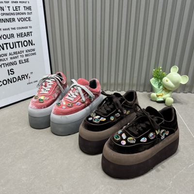 欧货重工大颗钻粒2025新款厚底松糕鞋女增高休闲板鞋百搭时面包鞋