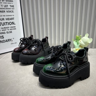 英伦风尖头厚底亮皮漆皮鞋女款2026新款小个子增高乐福鞋甜酷欧版