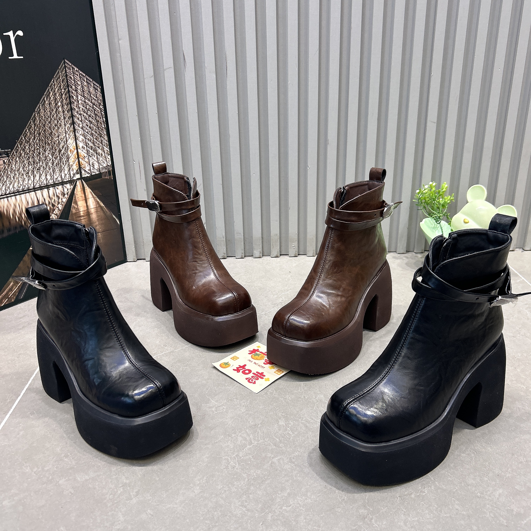 真皮爆款马丁靴女欧货9cm高跟鞋2025秋新款显瘦方头厚底粗跟短靴