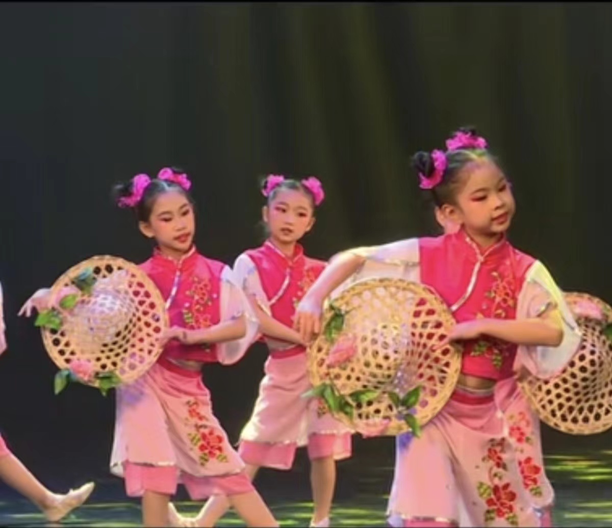 小荷风采喜雨道具幼儿舞蹈之乡