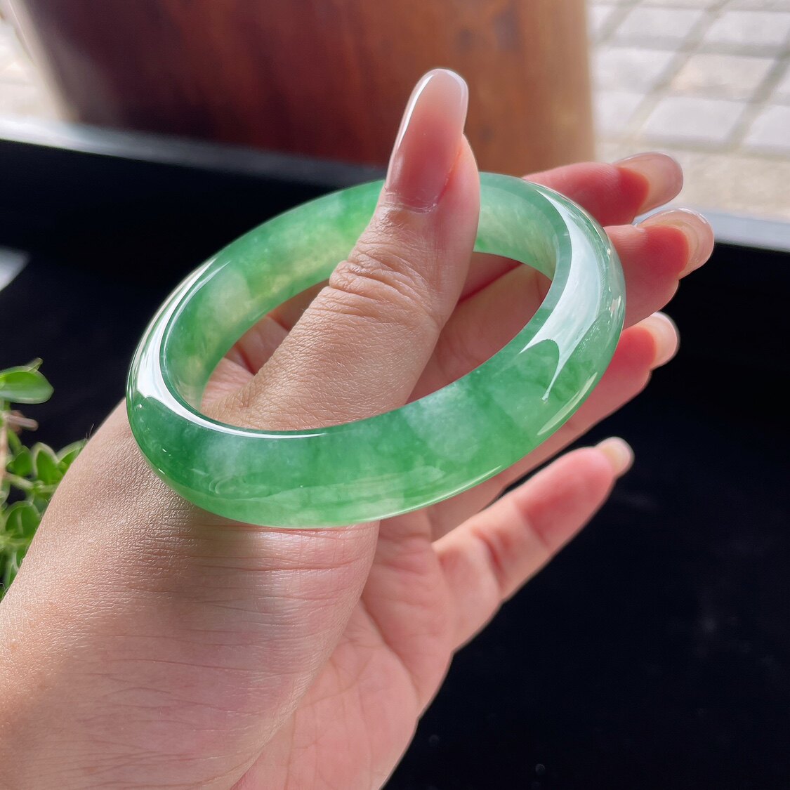 2025天然缅甸翡翠A货冰种飘绿花正圈手镯54圈口0731E16