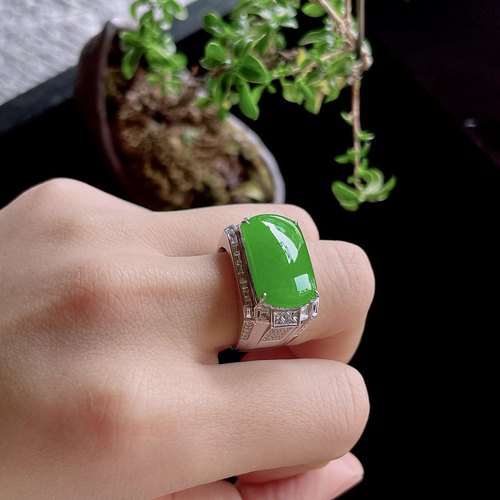 2025天然缅甸翡翠A货冰种满绿阳绿马鞍戒指18k金镶嵌1211JP110