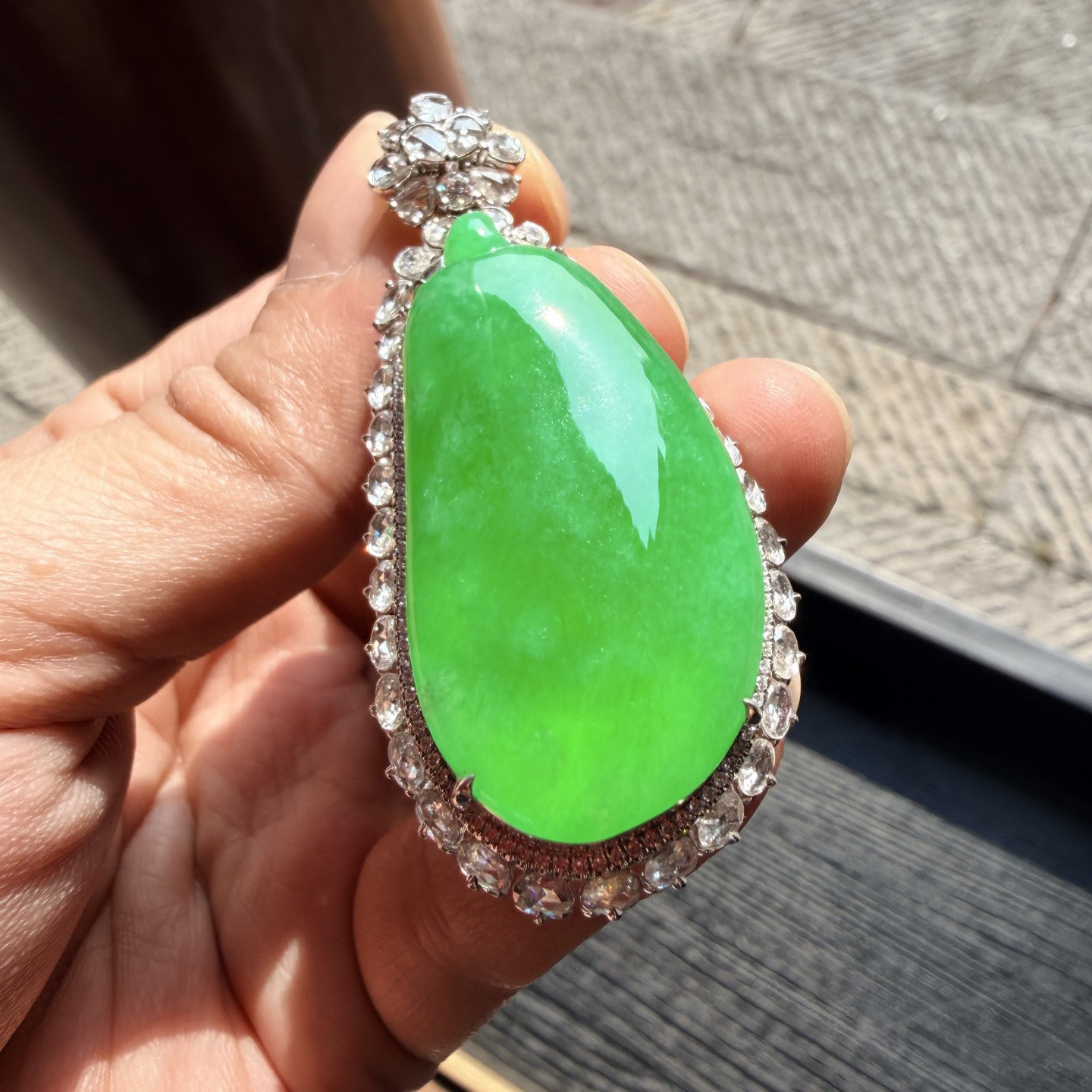 2026天然缅甸翡翠A货冰种阳绿福瓜大吊坠18k金镶嵌0403D108