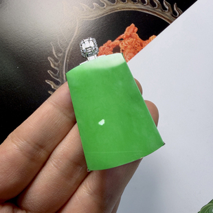 2026天然缅甸翡翠A货18k金镶嵌冰种阳绿无事牌吊坠0316M111