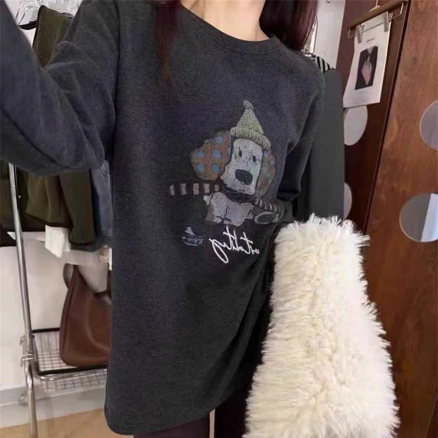 韩版卡通印花长袖T恤女秋冬宽松大版百搭中长款遮屁股打底衫