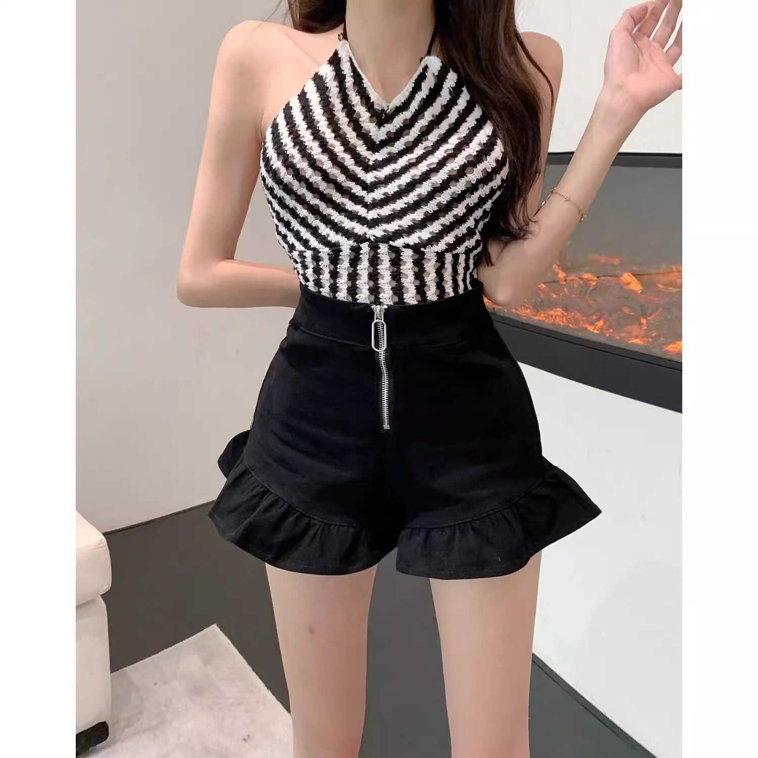 2024夏季新款荷叶边黑色短裤a字阔腿高腰显瘦小个子拉链辣妹短裤