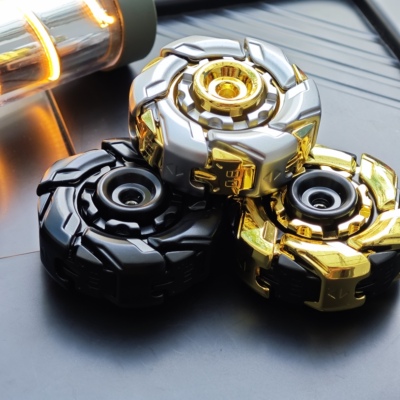 暴躁08旋转合金开甲指尖陀螺玩具