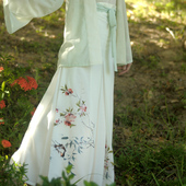 「朱碧」店庆款 马面 百迭 写意画境系列之竹外桃枝 绣花三裥裙