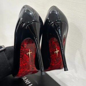 2026年春蕾丝红底权杖高跟鞋女细跟绝美性感黑色漆皮尖头法式单鞋