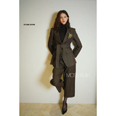 Moss烨 立体锥形九分裤 复古弹力亮丝 钉珠胸针收腰系带V领西装