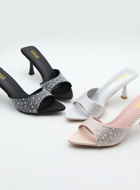 高跟鞋2024夏季新款绸缎面水钻细跟尖头一字带凉鞋女后空凉拖