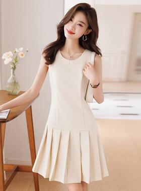 QZYN-4-8米白色职业连衣女春秋新吊款高级感装内搭背带百褶西裙两