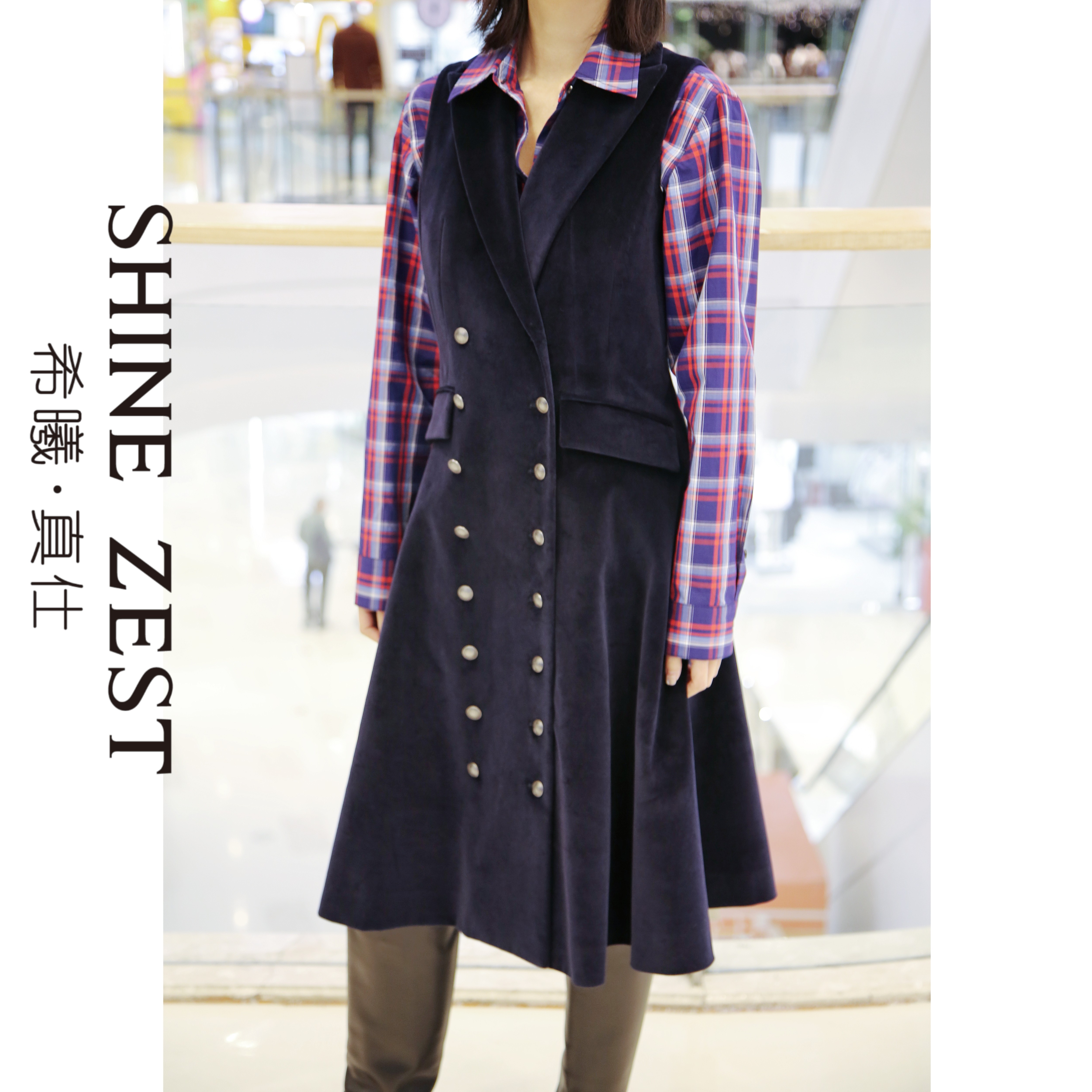 蓝色棉质立绒面料西装领收腰双排扣设计带摆马甲裙