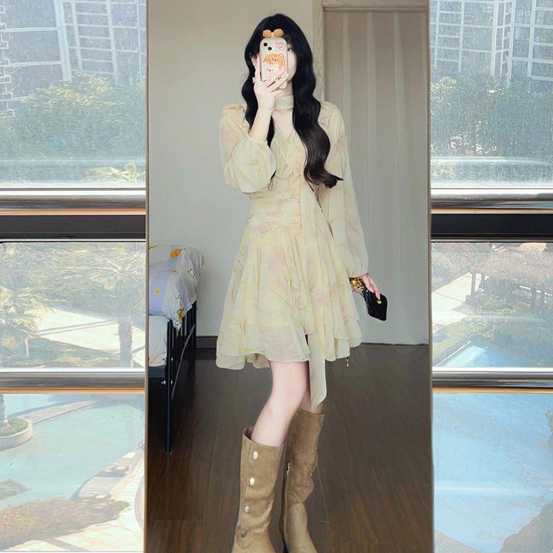 法式温柔长袖v领碎花飘带雪纺连衣裙女小个子收腰气质短裙子夏季